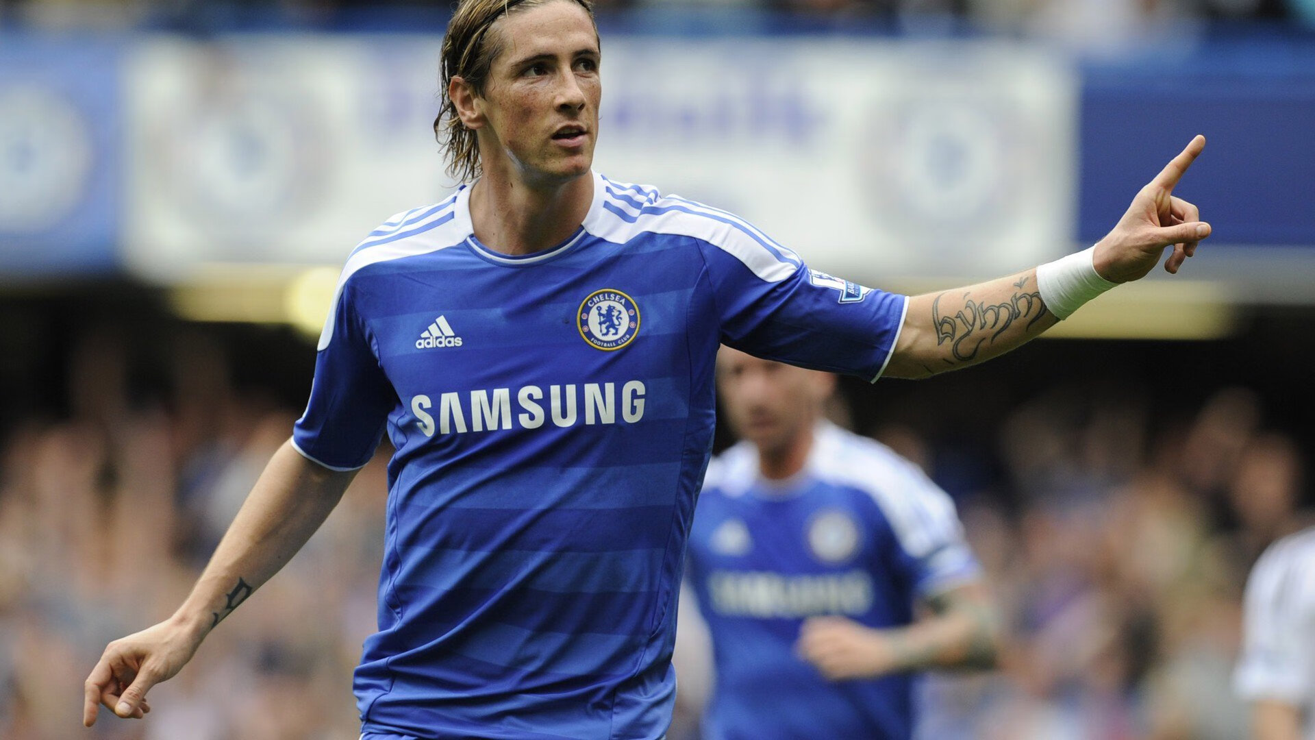 爱游戏手机版-基：全黑队后防线的重要支柱，防守反应速度极快