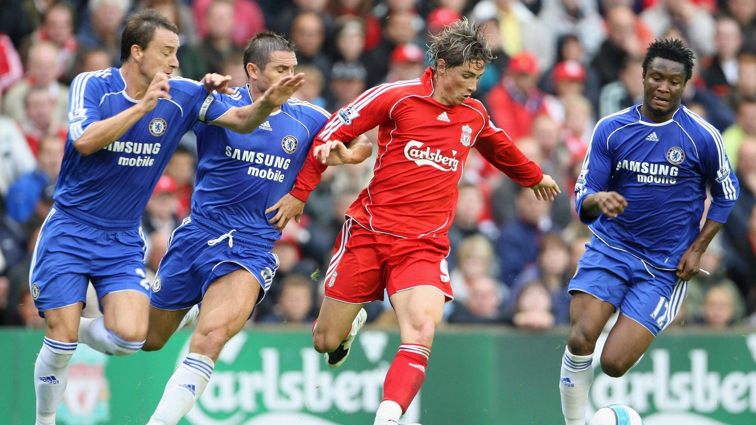 爱游戏体育客户端-斯密斯：全黑队防线背后的无形力量，瞬间启动反击，拳王斯密斯